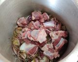 A picture of step 4 of Mutton Do Pyaza.
