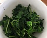 รูปขั้นตอนการทำที่ 1 ของ ผักโขมอบชีส สูตร คีโต (Ketogenic Baked Spinach with Cheese)