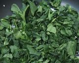 Foto del paso 4 de la receta: Pescado con salsa de mango chipotle y espinacas