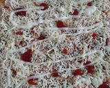 Foto langkah ke 5 dari resep Pizza Kotak.