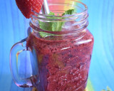 Foto del paso 4 de la receta: Smoothie de fresas, arándanos, naranja y hierbabuena