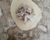 Foto del paso 5 de la receta: Empanadillas de Sardinas con salsa de tomates encebollados