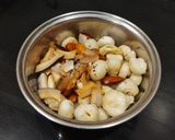 A picture of step 2 of Falhari Makhana Drynuts Namkeen.