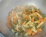 A picture of step 1 of Mushroom spinach pasta with alfredo sauce.