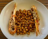 Foto del paso 5 de la receta: Garbanzos con cigalas