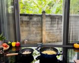 Hình bước làm 1 của món Mì Ý sốt kem nấm