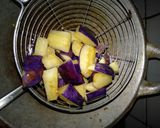 A picture of step 1 of Sambal terong.