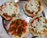 ब्रेड पिज़्ज़ा (Bread pizza recipe in hindi) रेसिपी चरण 2 फोटो