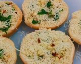A picture of step 5 of Crispy Cheesy Garlic Bun.