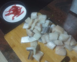 Foto del paso 1 de la receta: Guiso de judías blancas con espinacas y merluza