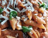 Une image de l'étape 10 de Pasta alla Norma et ricotta salata (ricotta salée).