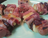 Foto del paso 4 de la receta: Brochetas de salchichas súper tiernas, piña, bacon y dátiles 😄