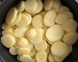 Foto del paso 1 de la receta: Huevos Rotos con Patatas a lo Pobre