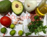 A picture of step 1 of Guacamole dip 🥑🍅🍋 🇲🇽.