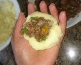 A picture of step 3 of Potatoe fritters with Minced meat.