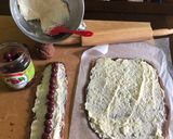 Kókusz tekercs cseresznyével töltve recept fázis 3 fotója