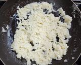 Foto del paso 1 de la receta: 🥚🍚🧀 Omelette de arroz - Bomba de huevo rellena de arroz al roquefort 🧀🍚🥚