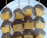 Foto del paso 2 de la receta: Brochetas de langostino y piña al curry