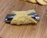 Foto del passaggio 2 della ricetta Cannoli di Pandoro Ripieni di Ricotta con Canditi e Cioccolato