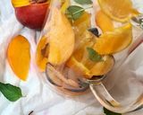 Foto del paso 1 de la receta: Sangría de naranja, nectarina, ciruela y vino blanco