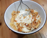 Foto del paso 3 de la receta: Budín de pan y manzana caramelizada!!