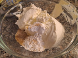 Tiramisù alla crema al  limone al profumo di limoncello,pistacchi e limone caramellato