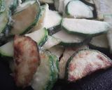 Foto del paso 3 de la receta: Calabacines salteados con salsa agridulce y arroz!!! 🥒🌶🍱🥗🍚