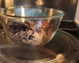 A picture of step 1 of Bubble Oreo Chocolates.