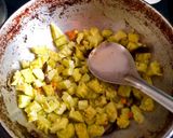 कारल्याची आंबट-गोड भाजी (karlyachi ambat god bhaji recipe in marathi) रेसिपी स्टेप 2 फोटो 