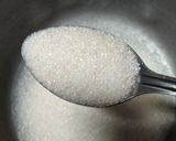 Foto langkah ke 1 dari resep Bolu Caramel Mini 1 Telur Takaran Sendok.