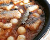 Foto del paso 9 de la receta: Merluza en salsa con pimientos y ajos escalivados