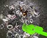 Foto langkah ke 8 dari resep Tumis cumi hitam.