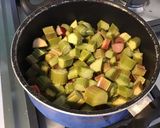 Une image de l'étape 2 de Compote de pêches et rhubarbe au citron.