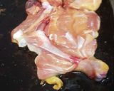 Foto del paso 1 de la receta: Contramuslo de pollo con guarnición de pimiento