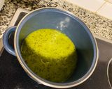 Foto del paso 1 de la receta: Tarta fría de kiwi 🥝 con nata y pasas