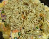 ম্যাগি অমলেট (maggie omelette recipe in Bengali) রেসিপি ধাপ - 4 ছবি