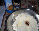 Foto del paso 2 de la receta: Buñuelos de ricota dulce (fritos)