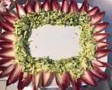 Une image de l'étape 11 de Salade composée multicolore (céleri,tomates,courgette,oignon,radis,concombre,champignons,endives).