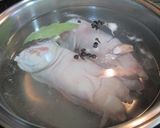 Foto del paso 2 de la receta Como cocinar manitas (pies) de cerdo