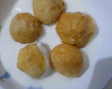 A picture of step 5 of Dahi Vada.