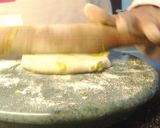 A picture of step 2 of Green Peas Paratha.