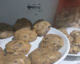 Foto langkah ke 3 dari resep Chocolate Cheese Soft cookies.