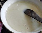 A picture of step 3 of Karachi Halwa.