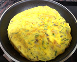 Foto del paso 5 de la receta: Tortilla de patata, espárragos y champiñones