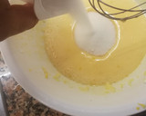 Foto del paso 3 de la receta: Bizcocho facilísimo de yogurt 1, 2, 3