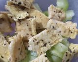 Foto del paso 2 de la receta: Ensalada de pollo y surimi