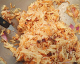 Foto del paso 3 de la receta: Tortilla de papa rallada