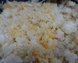 Hình bước làm 2 của món Cơm Chiên Hải Sản
