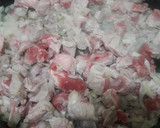 Foto del paso 2 de la receta: Estofado de cerdo ibérico con manzana y ciruelas a la canela