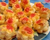 A picture of step 5 of Floral puffs.